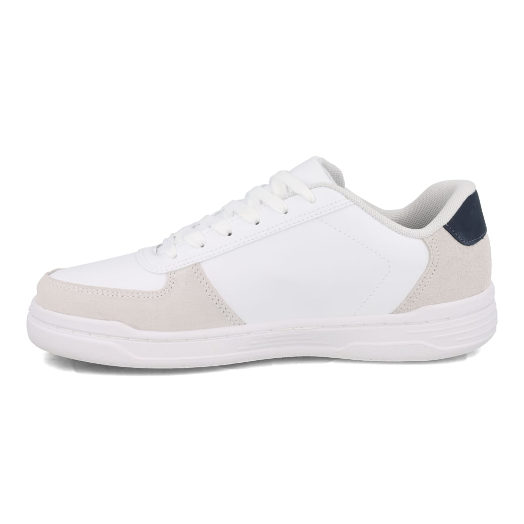 Tênis casual Calvin Klein masculino em couro branco, vista lateral mostrando detalhes do cadarço